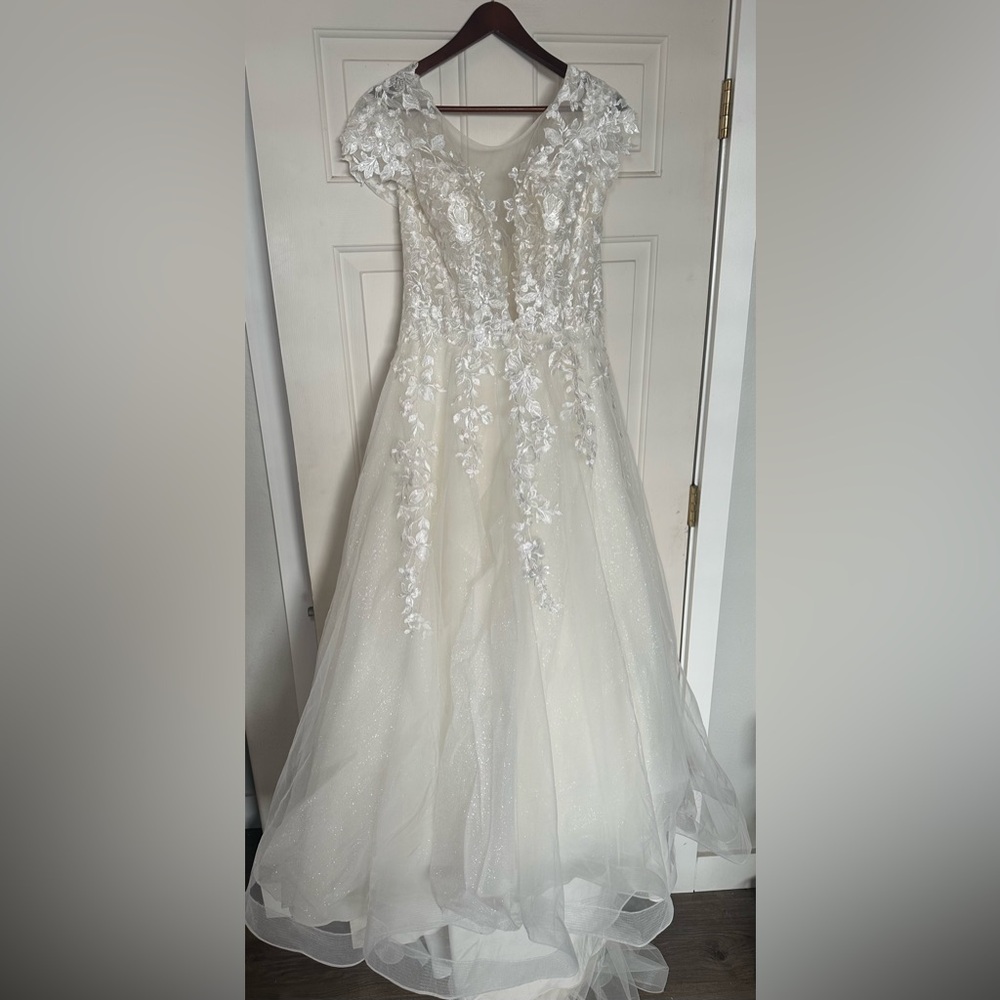Andrea‎ & Leo Couture Wedding Dress 12 Floral Embellished Sparkles Corset Back.